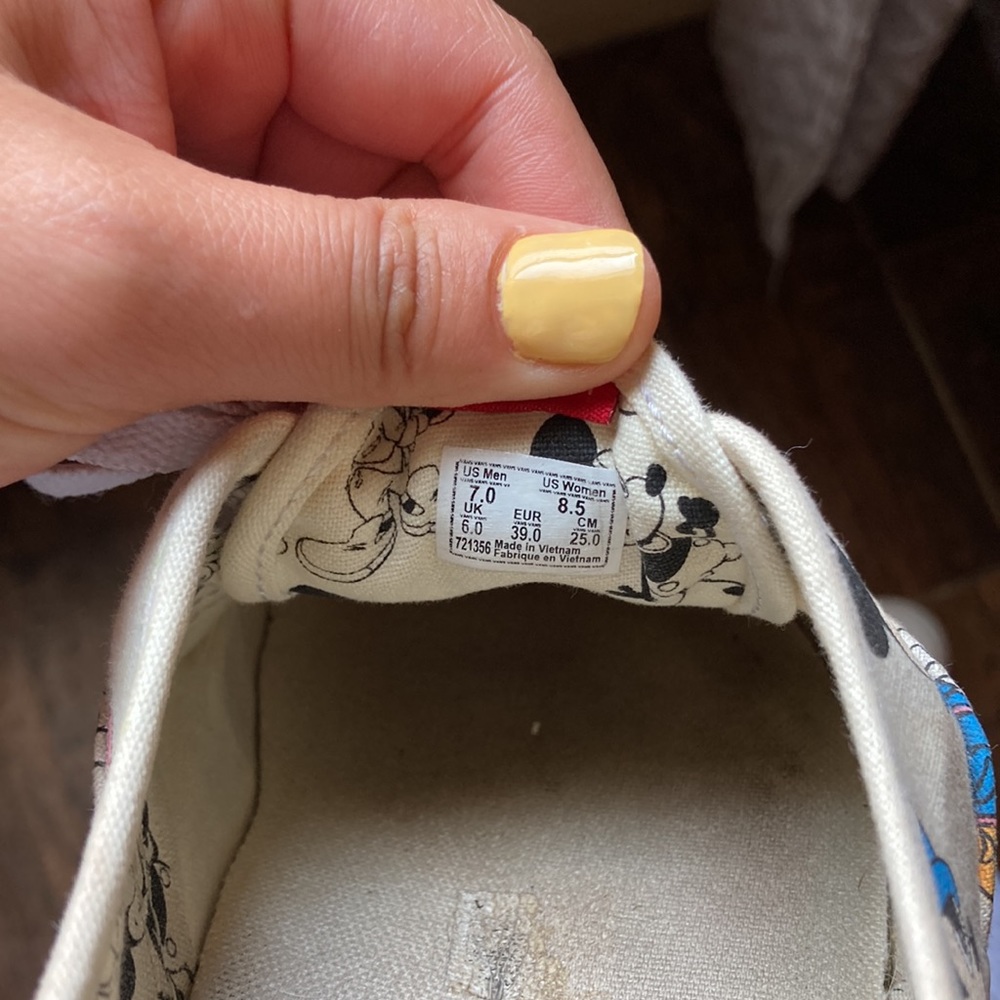 Vans - Picture 6 of 6